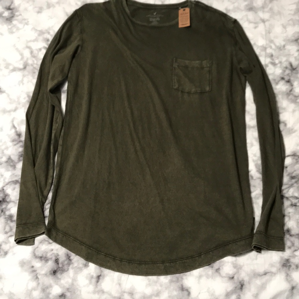 Men’s distressed American Eagle long sleeve